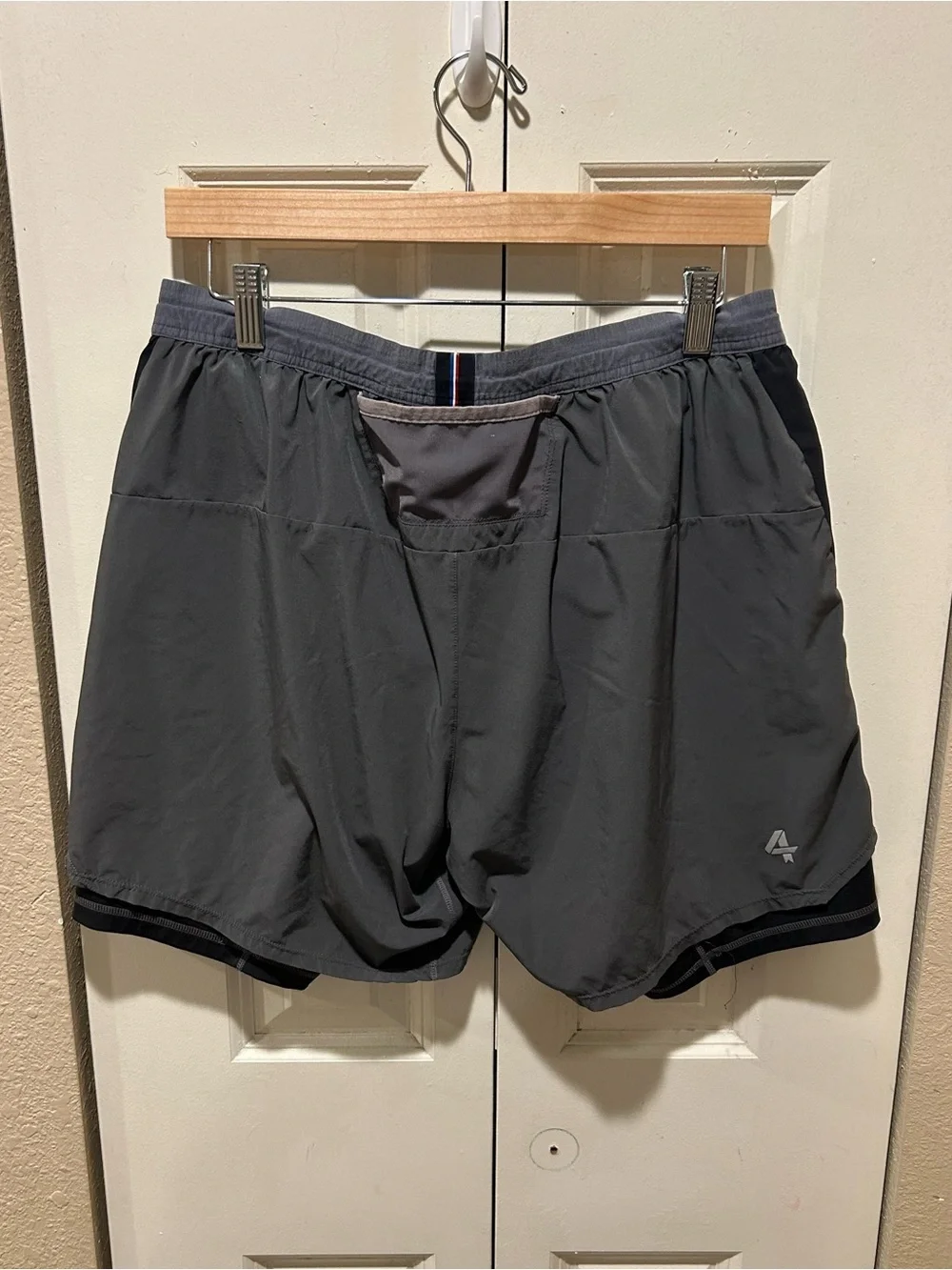Fourlaps The Command Short Men’s Running Workout Athletic , size Large